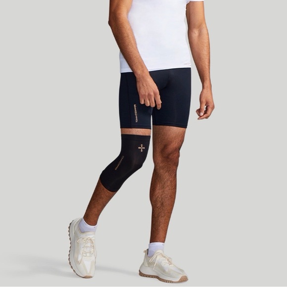 Tommie Copper Other - Tommie Copper Unisex Core Compression Knee Sleeves Black XXX LARGE (3X).     NWT